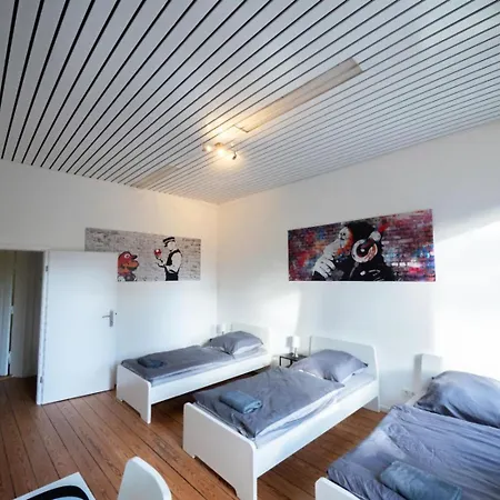 Monteurwohnung-fuer-9-personen-in-guelzow-wlan-aufenthaltsraum-parkplatz-naehe-hamburg-gwhe1302 Gulzow