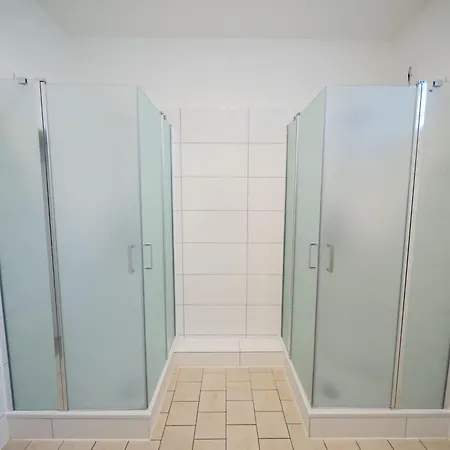Monteurwohnung-fuer-9-personen-in-guelzow-wlan-aufenthaltsraum-parkplatz-naehe-hamburg-gwhe1302 Apartment